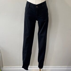 Alice + Olivia Pinstripe Skinny Pants with Gathered Ankles  – Size 4
